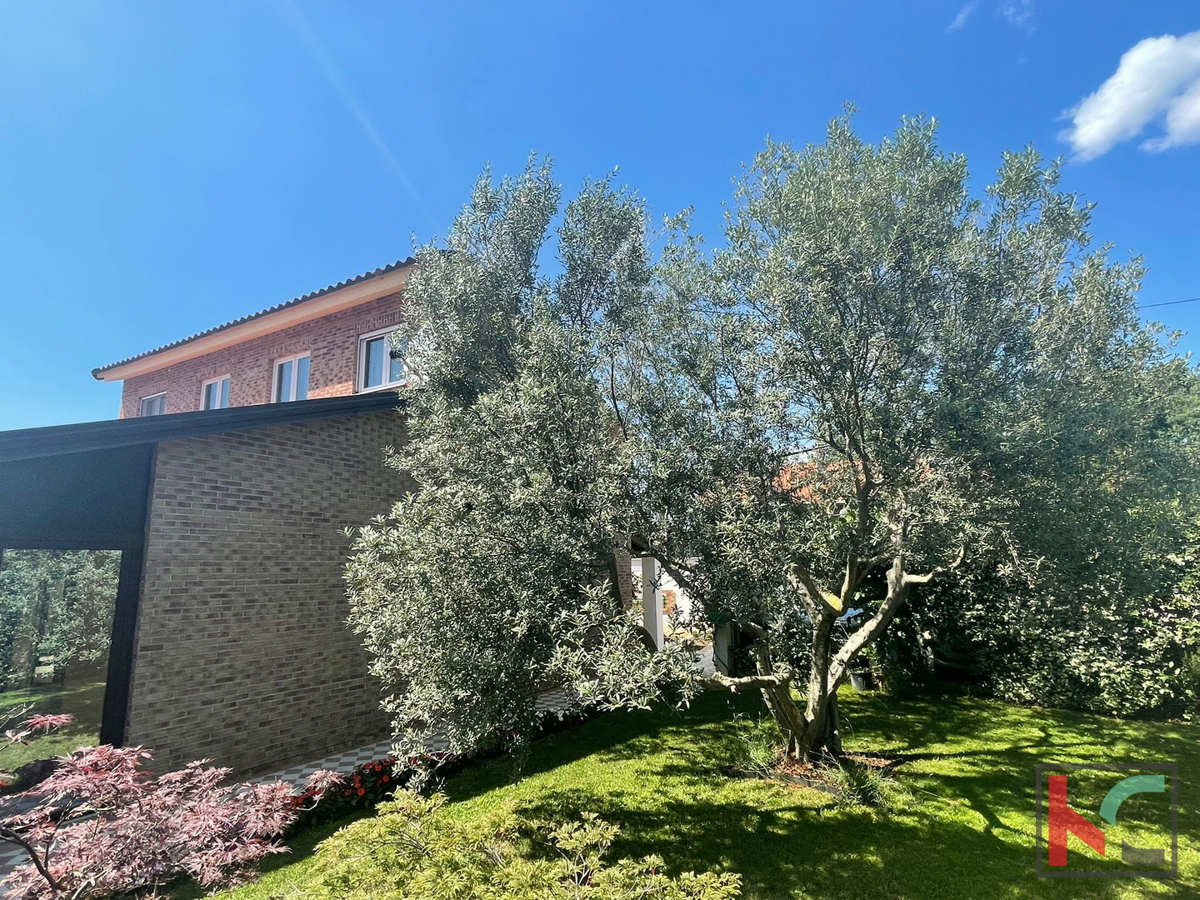 Istria, Medulin, Pomer, casa con 4 appartamenti e giardino paesaggistico