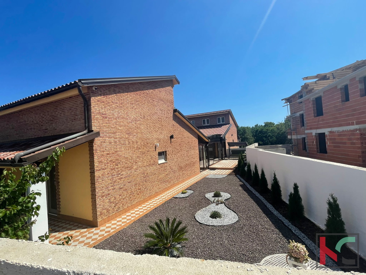 Istria, Medulin, Pomer, casa con 4 appartamenti e giardino paesaggistico