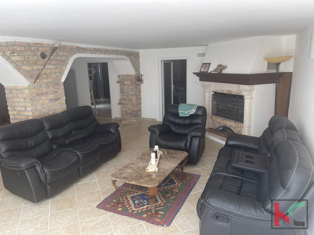 Istria, Medulin, Pomer, casa con 4 appartamenti e giardino paesaggistico
