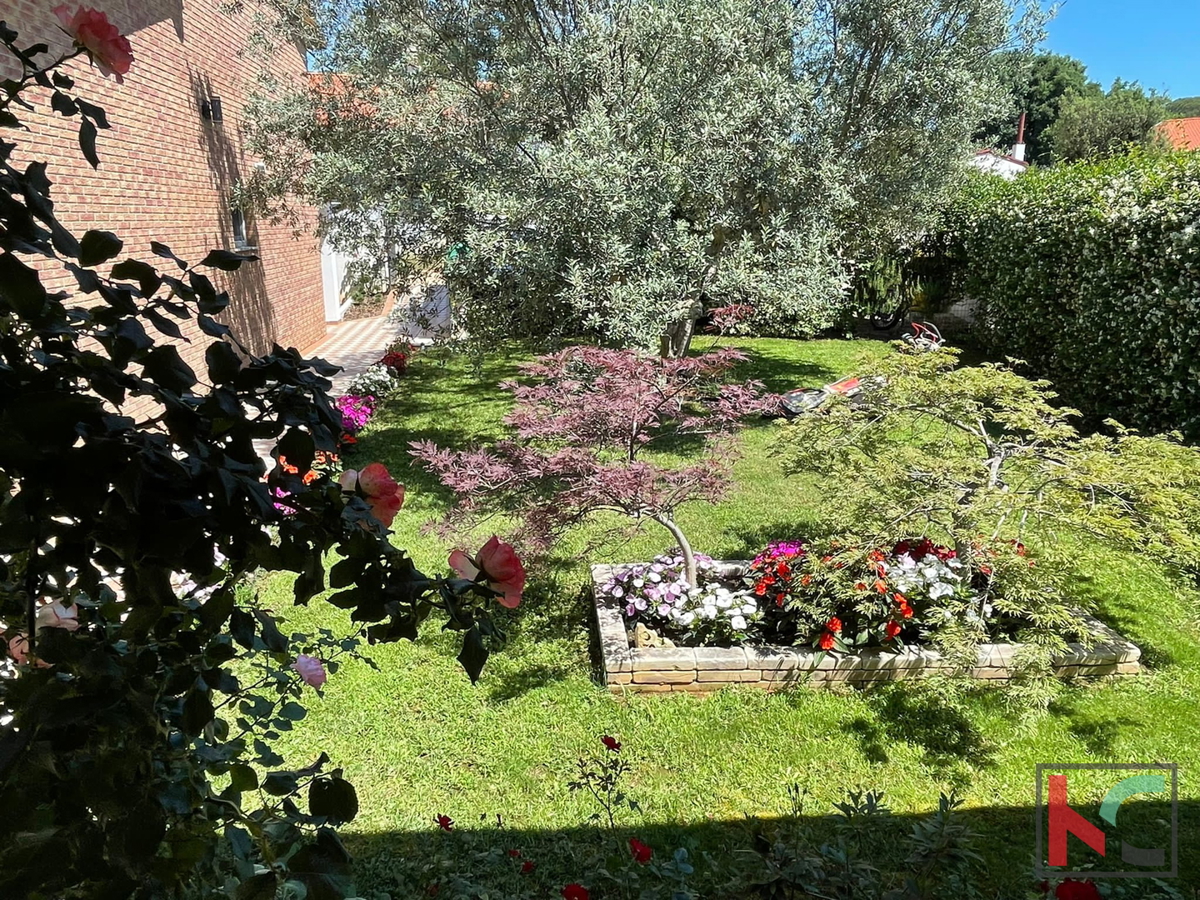Istria, Medulin, Pomer, casa con 4 appartamenti e giardino paesaggistico