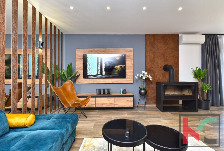 Pola, Pješčana Uvala, appartamento di lusso con cortile, vicino al mare #vendita