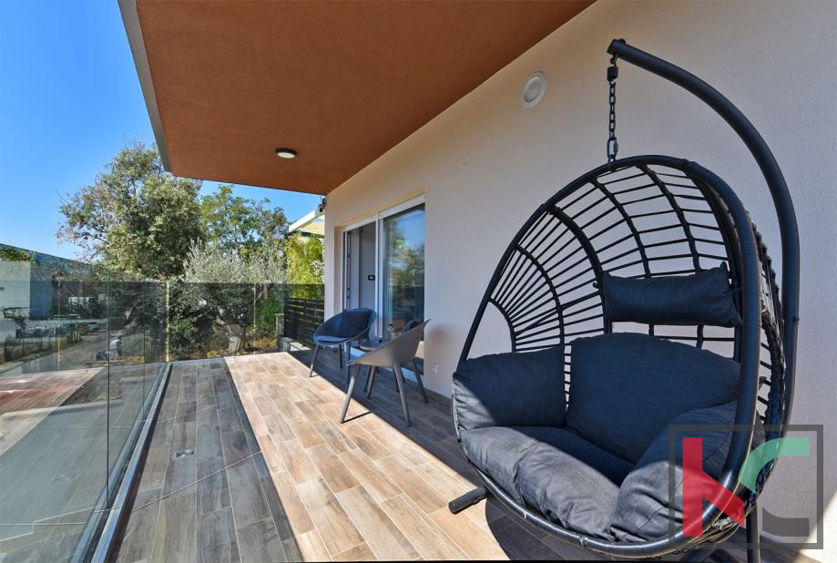 Pola, Pješčana Uvala, appartamento di lusso con cortile, vicino al mare #vendita