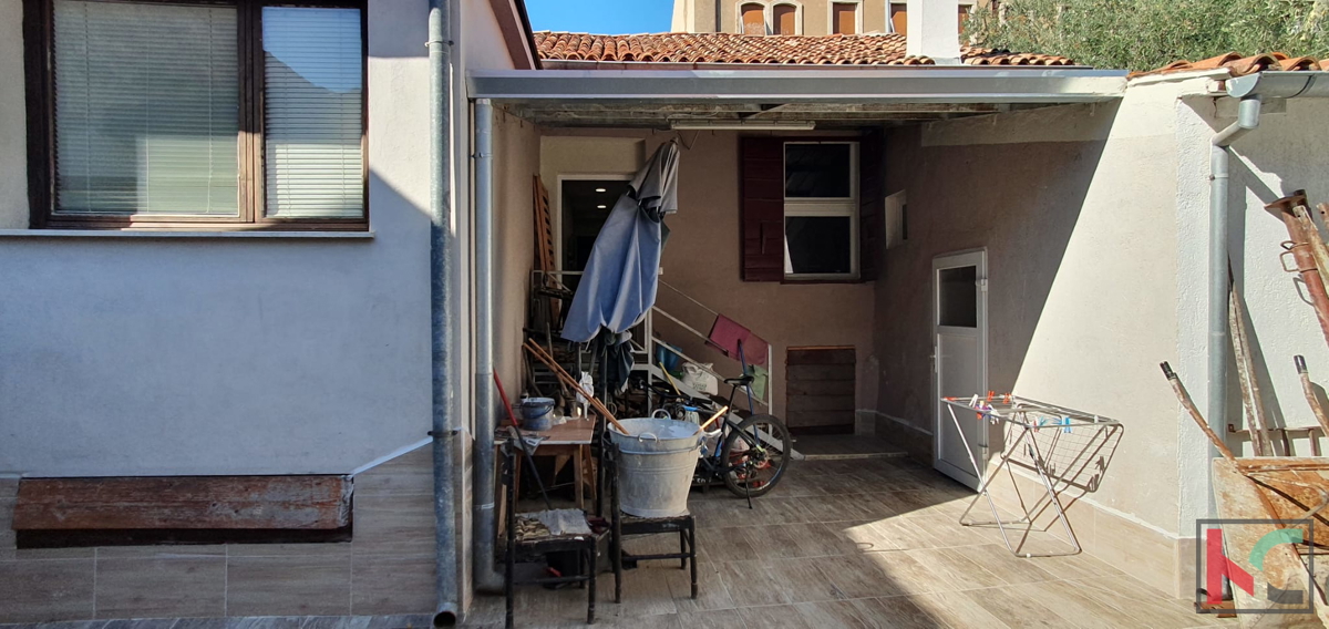 Pola, centro, #vendita casa con due appartamenti, ulteriore casa e giardino