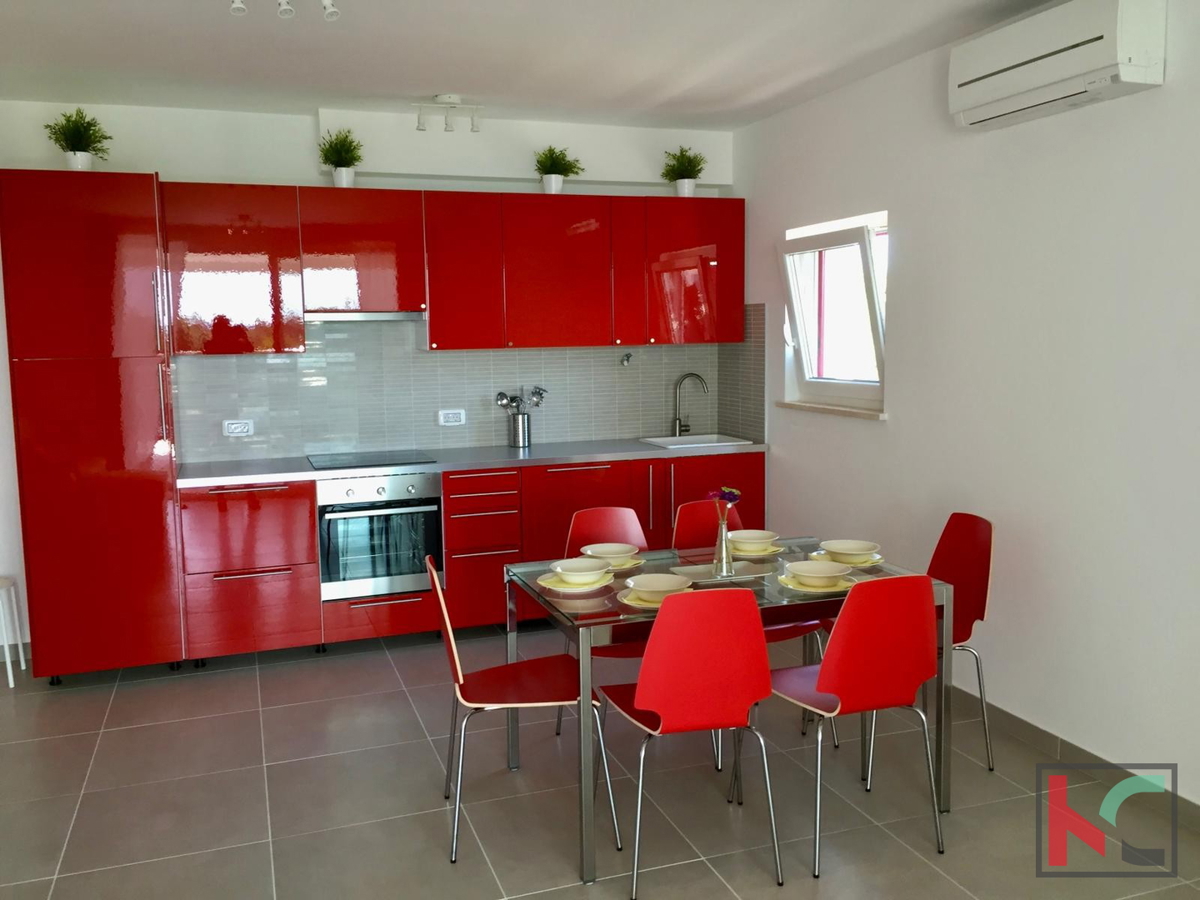 Istria, Peroj, #vendita spazioso appartamento trilocale con ampio terrazzo e vista mare