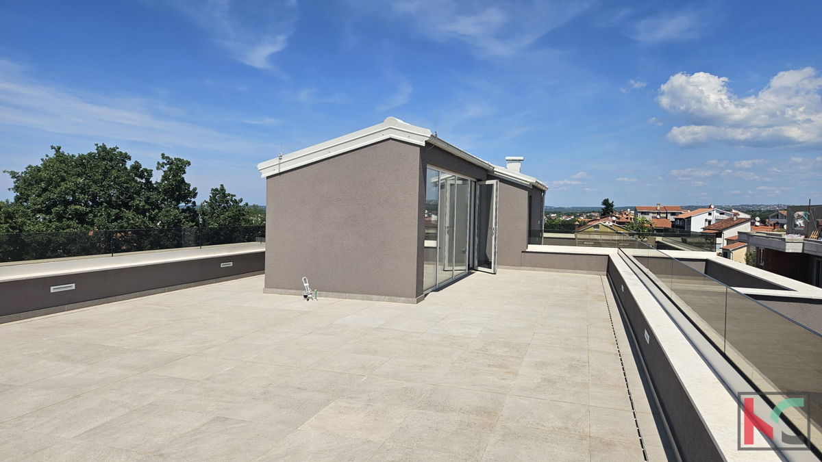 Parenzo, appartamento quadrilocale 162,62 m3 in una nuova costruzione, con ampia terrazza sul tetto e vista sul mare #vendita