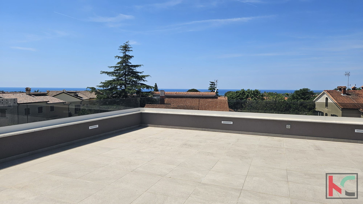 Parenzo, appartamento quadrilocale 162,62 m3 in una nuova costruzione, con ampia terrazza sul tetto e vista sul mare #vendita