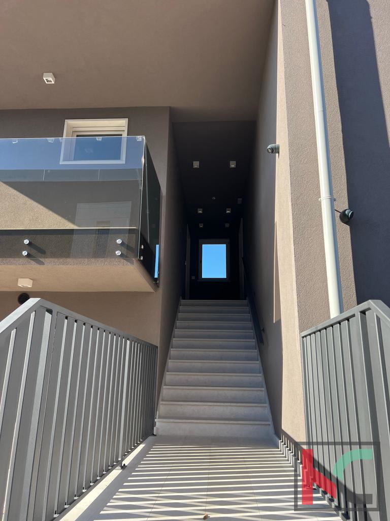 Parenzo, appartamento quadrilocale 162,62 m3 in una nuova costruzione, con ampia terrazza sul tetto e vista sul mare #vendita