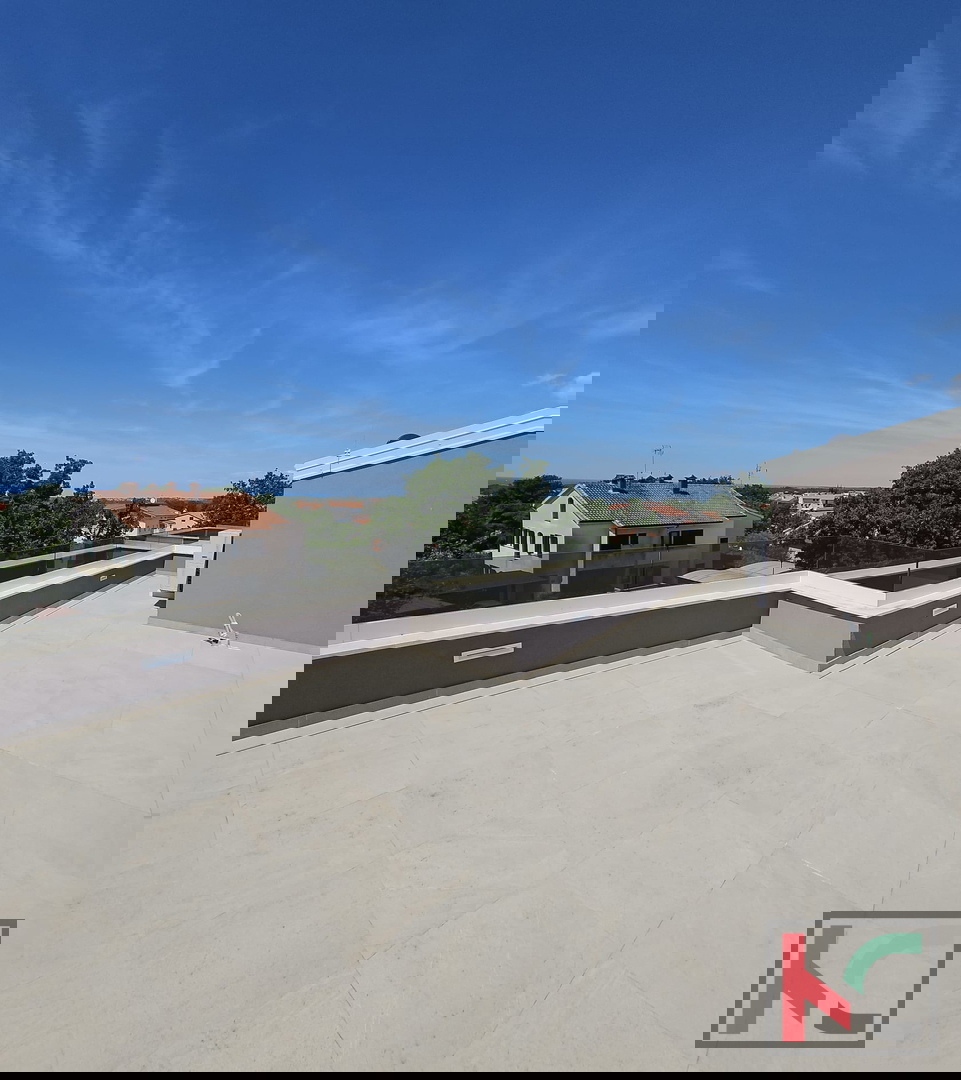 Parenzo, appartamento quadrilocale 162,62 m3 in una nuova costruzione, con ampia terrazza sul tetto e vista sul mare #vendita