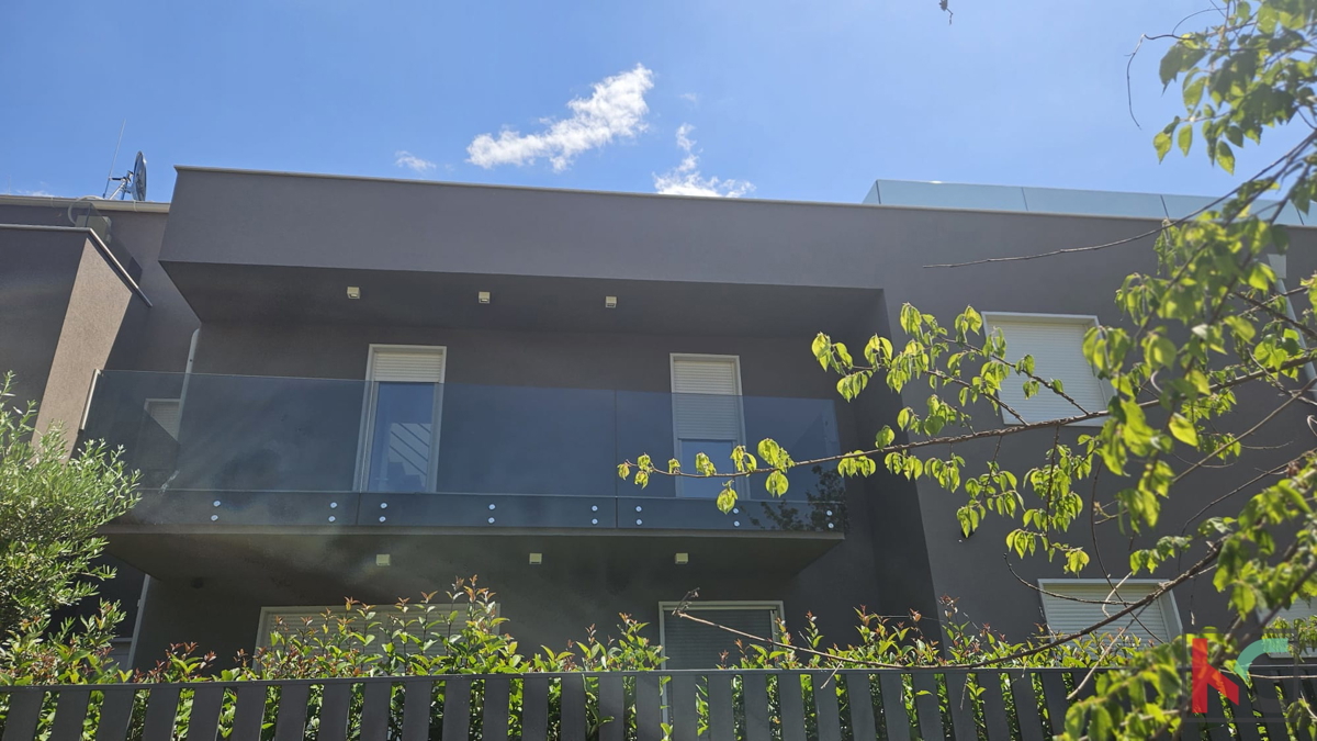 Parenzo, appartamento quadrilocale 162,62 m3 in una nuova costruzione, con ampia terrazza sul tetto e vista sul mare #vendita