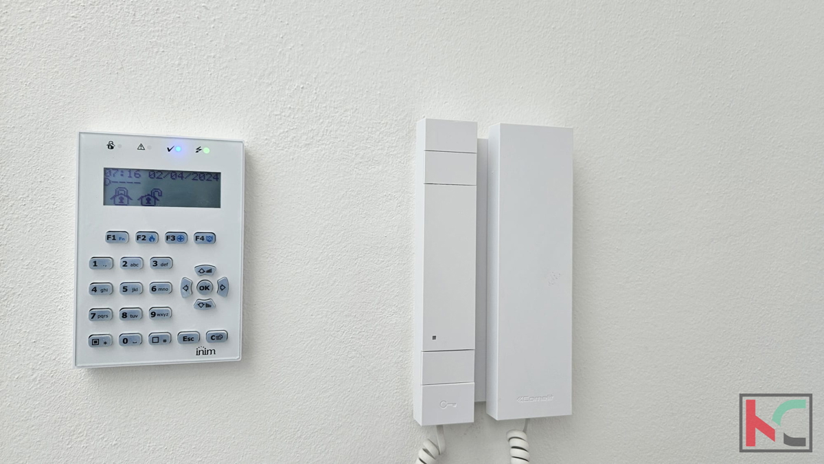 Parenzo, appartamento quadrilocale 162,62 m3 in una nuova costruzione, con ampia terrazza sul tetto e vista sul mare #vendita