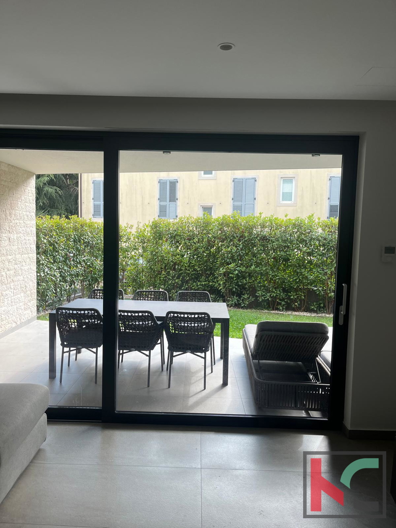 Rovigno, appartamento di lusso a 100 metri dal mare con giardino e giardino propri, superficie abitabile 127,50 m2 #vendita