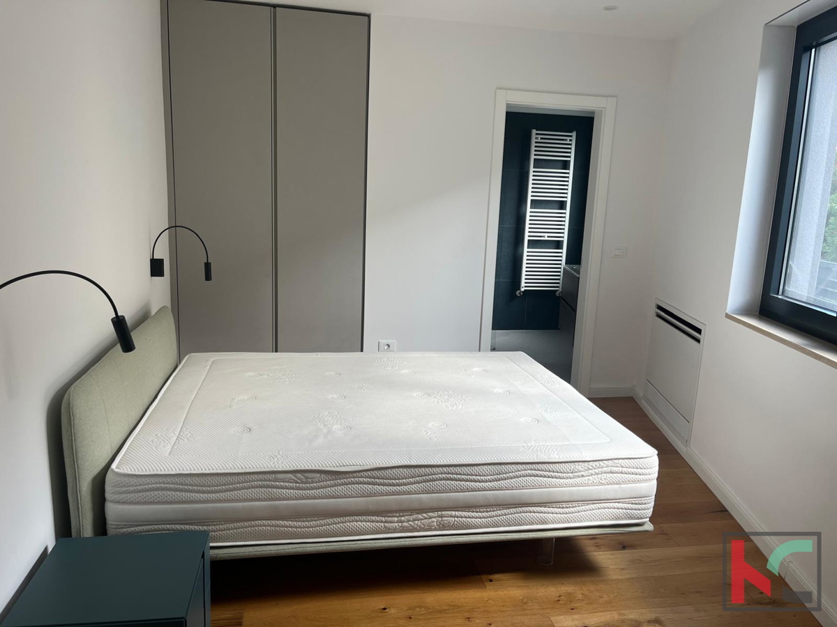 Rovigno, appartamento di lusso a 100 metri dal mare con giardino e giardino propri, superficie abitabile 127,50 m2 #vendita