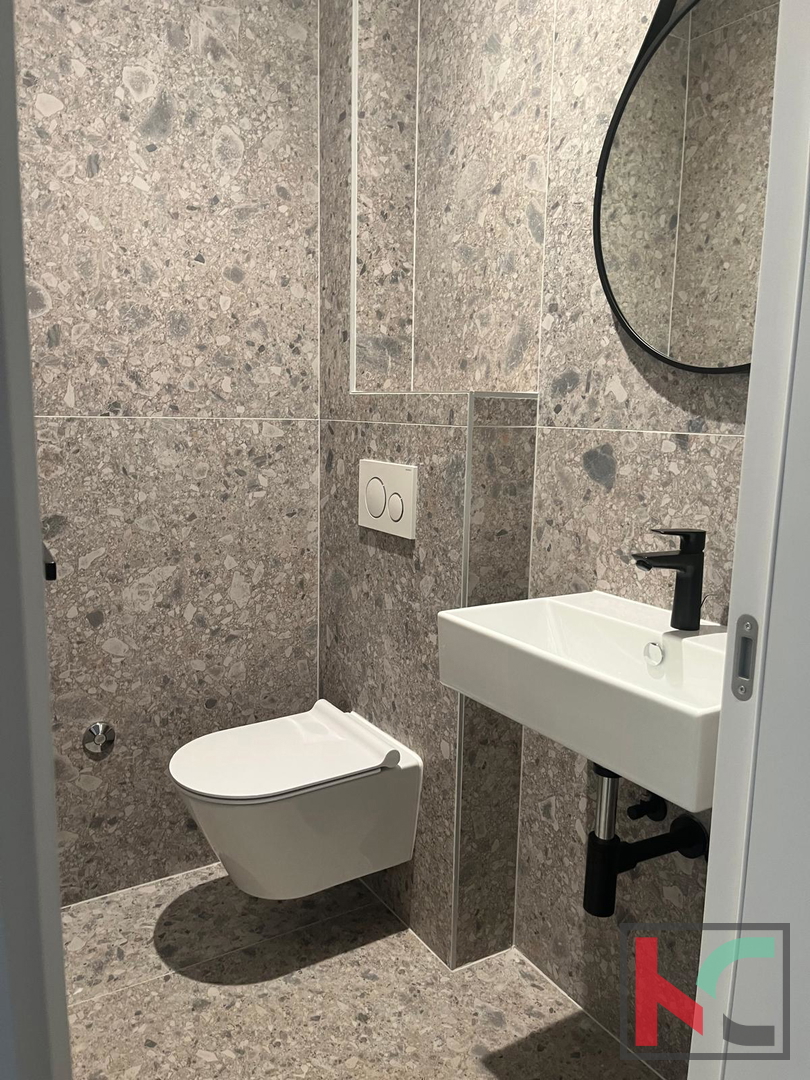 Rovigno, appartamento di lusso a 100 metri dal mare con giardino e giardino propri, superficie abitabile 127,50 m2 #vendita