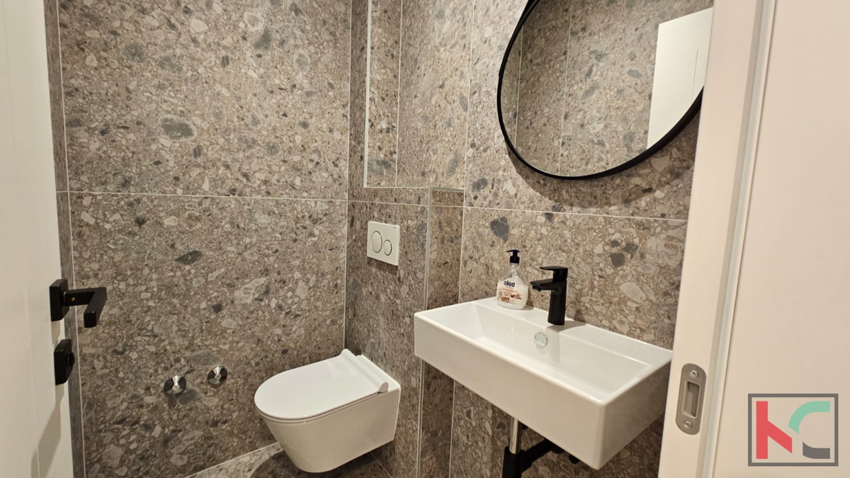 Rovigno, appartamento di lusso a 100 metri dal mare con giardino e giardino propri, superficie abitabile 127,50 m2 #vendita