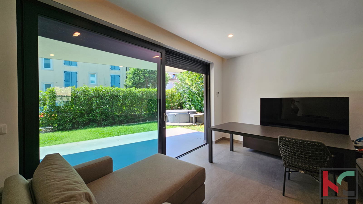 Rovigno, appartamento di lusso a 100 metri dal mare con giardino e giardino propri, superficie abitabile 127,50 m2 #vendita