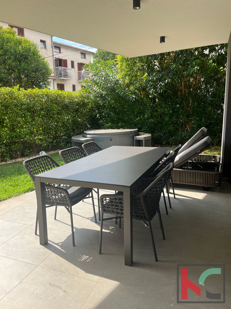 Rovigno, appartamento di lusso a 100 metri dal mare con giardino e giardino propri, superficie abitabile 127,50 m2 #vendita