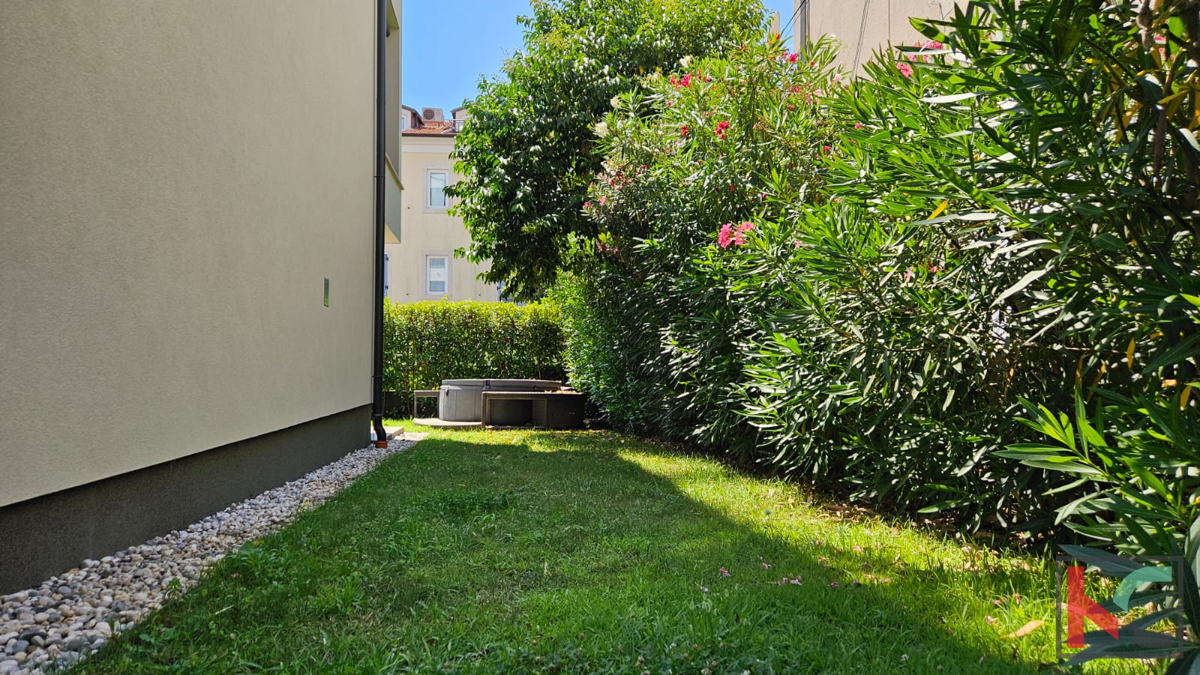 Rovigno, appartamento di lusso a 100 metri dal mare con giardino e giardino propri, superficie abitabile 127,50 m2 #vendita