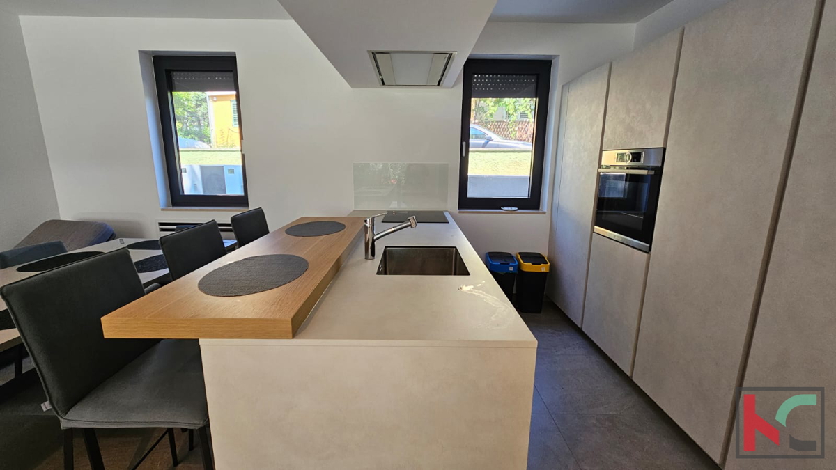 Rovigno, appartamento di lusso a 100 metri dal mare con giardino e giardino propri, superficie abitabile 127,50 m2 #vendita