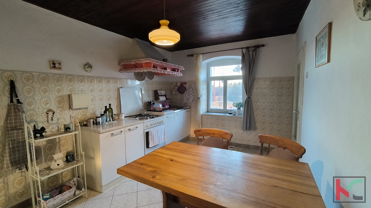 SVETVINČENAT, KAMENA KUĆA SA VELIKOM OKUĆNICOM NA ODLIČNOJ LOKACIJI #PRODAJA