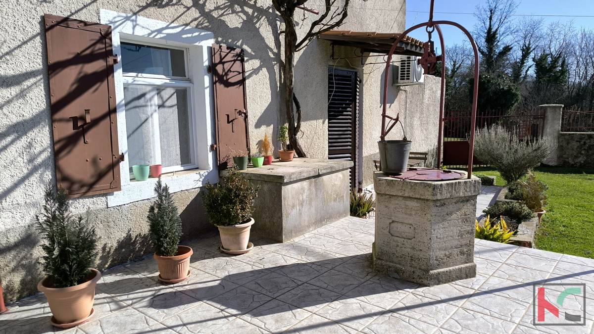 SVETVINČENAT, KAMENA KUĆA SA VELIKOM OKUĆNICOM NA ODLIČNOJ LOKACIJI #PRODAJA