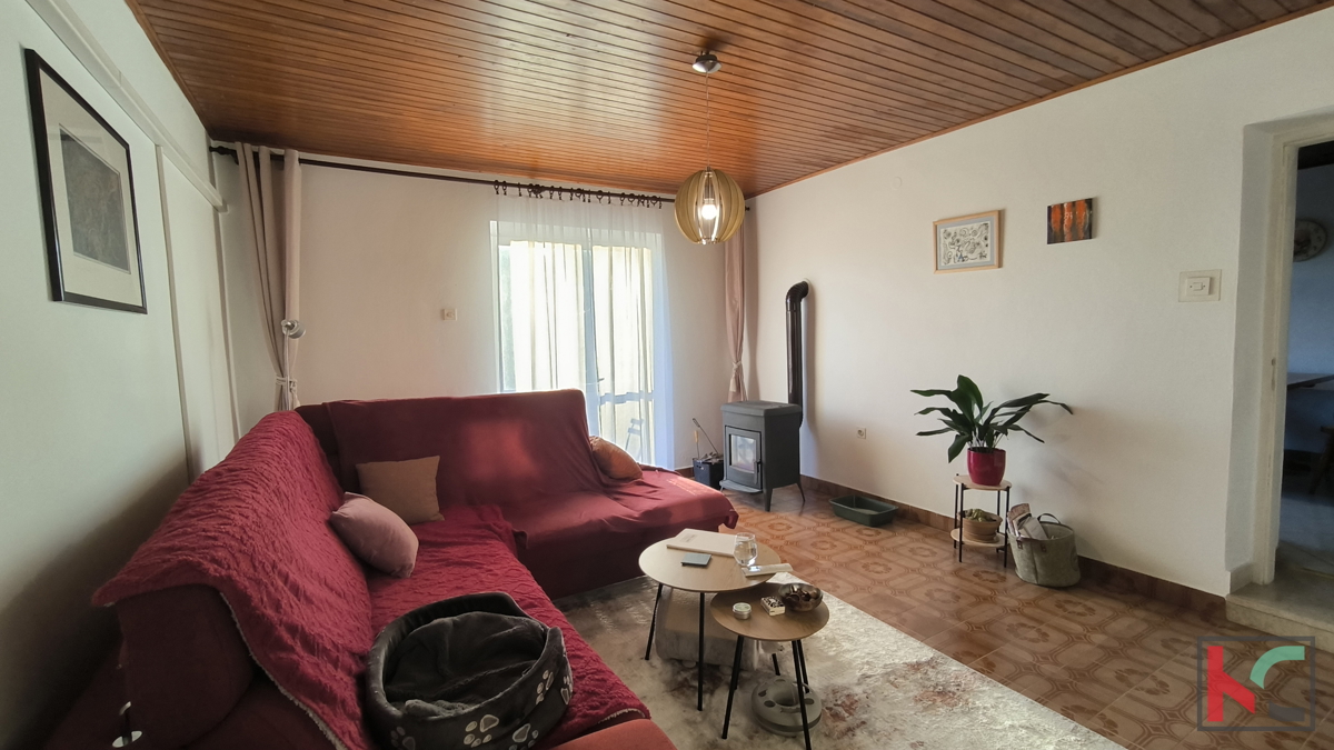 SVETVINČENAT, KAMENA KUĆA SA VELIKOM OKUĆNICOM NA ODLIČNOJ LOKACIJI #PRODAJA