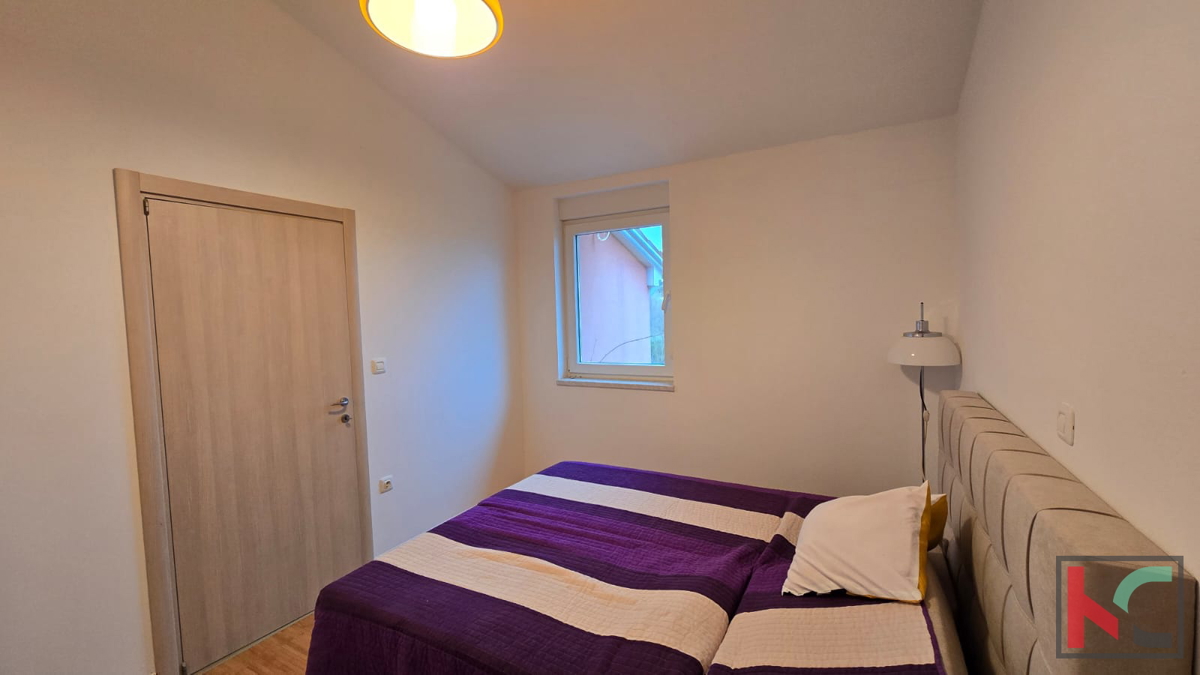 Istria, Valbandon, appartamento 59,01 m2, 1 camera da letto + bagno, due posti auto e balcone #vendita