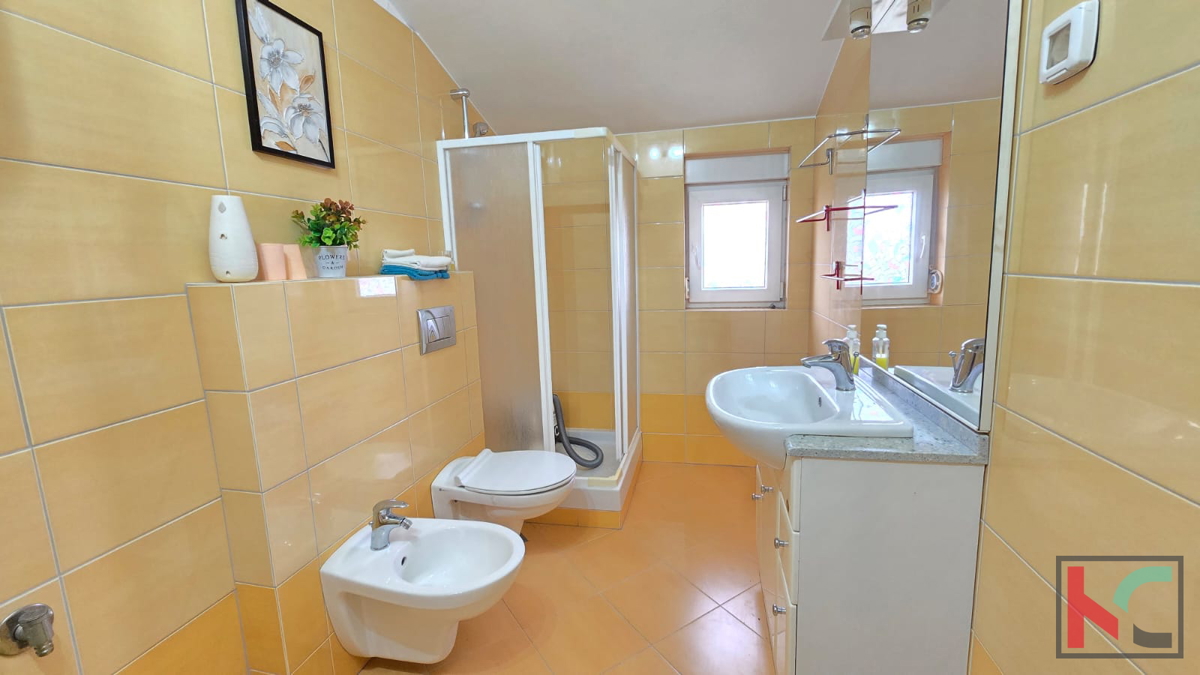 Istria, Valbandon, appartamento 59,01 m2, 1 camera da letto + bagno, due posti auto e balcone #vendita