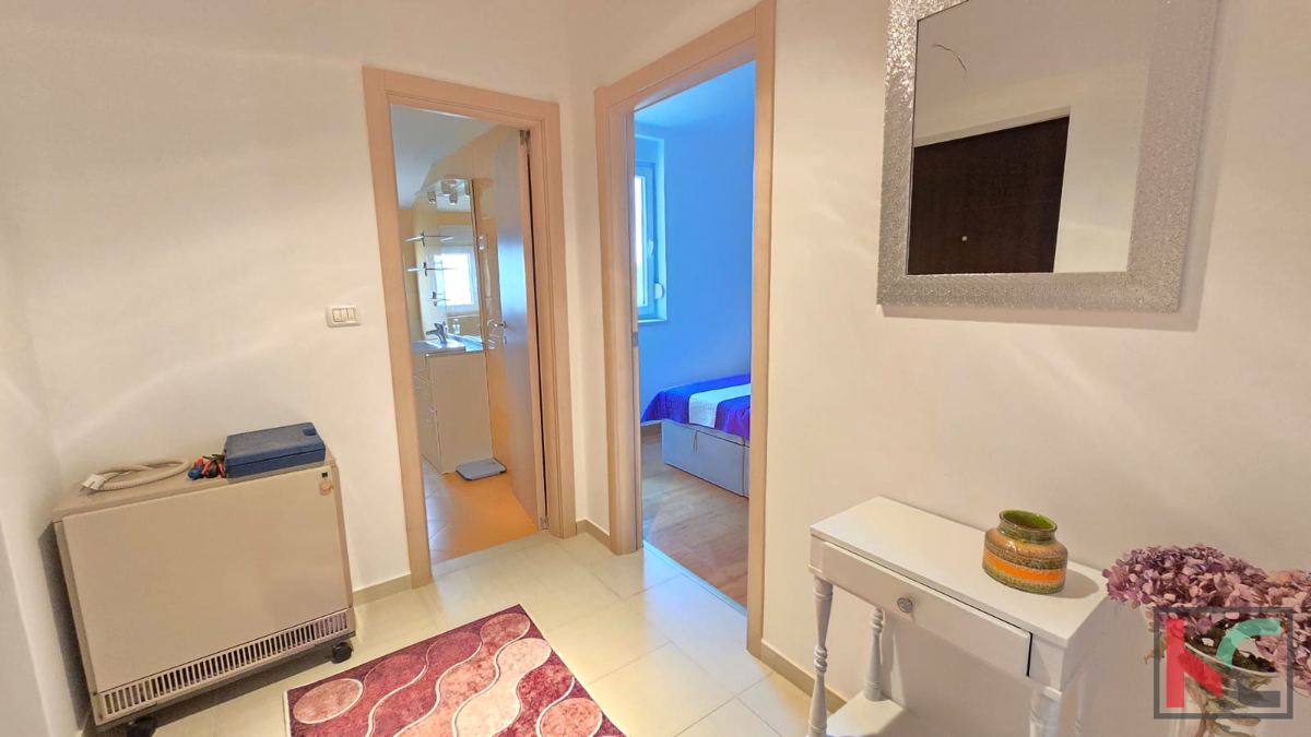 Istria, Valbandon, appartamento 59,01 m2, 1 camera da letto + bagno, due posti auto e balcone #vendita