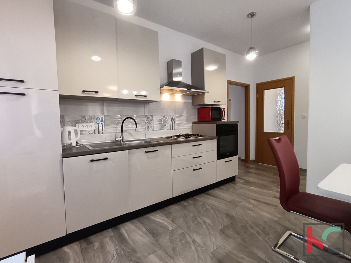 ROVINJ, CASA MODERNA CON PISCINA E ULIVETO, VICINANZA AL MARE, #VENDITA