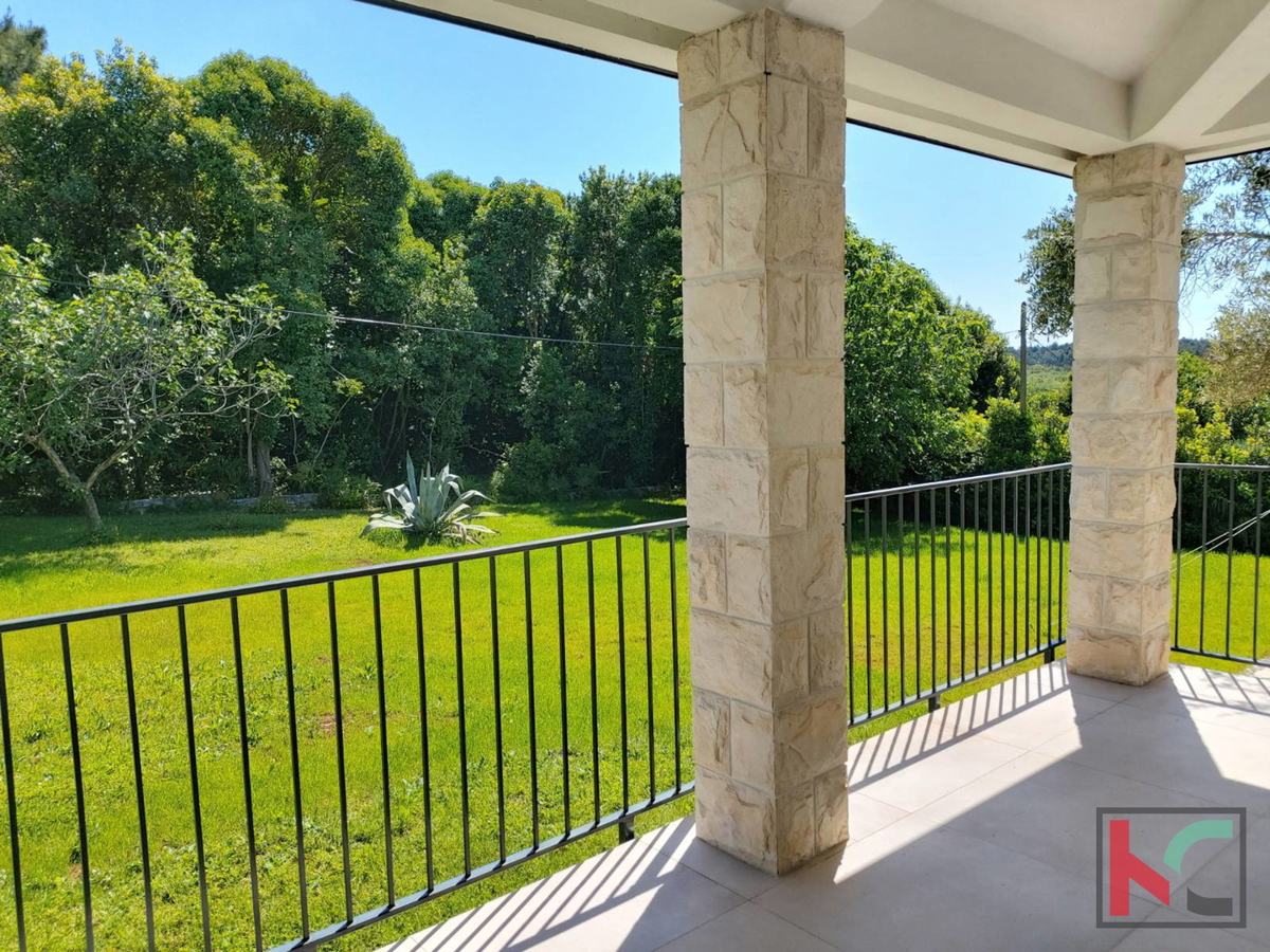 ISTRA – UMAG, CASA CON 3 APPARTAMENTI E PISCINA, A 300 M DALLA SPIAGGIA #VENDITA