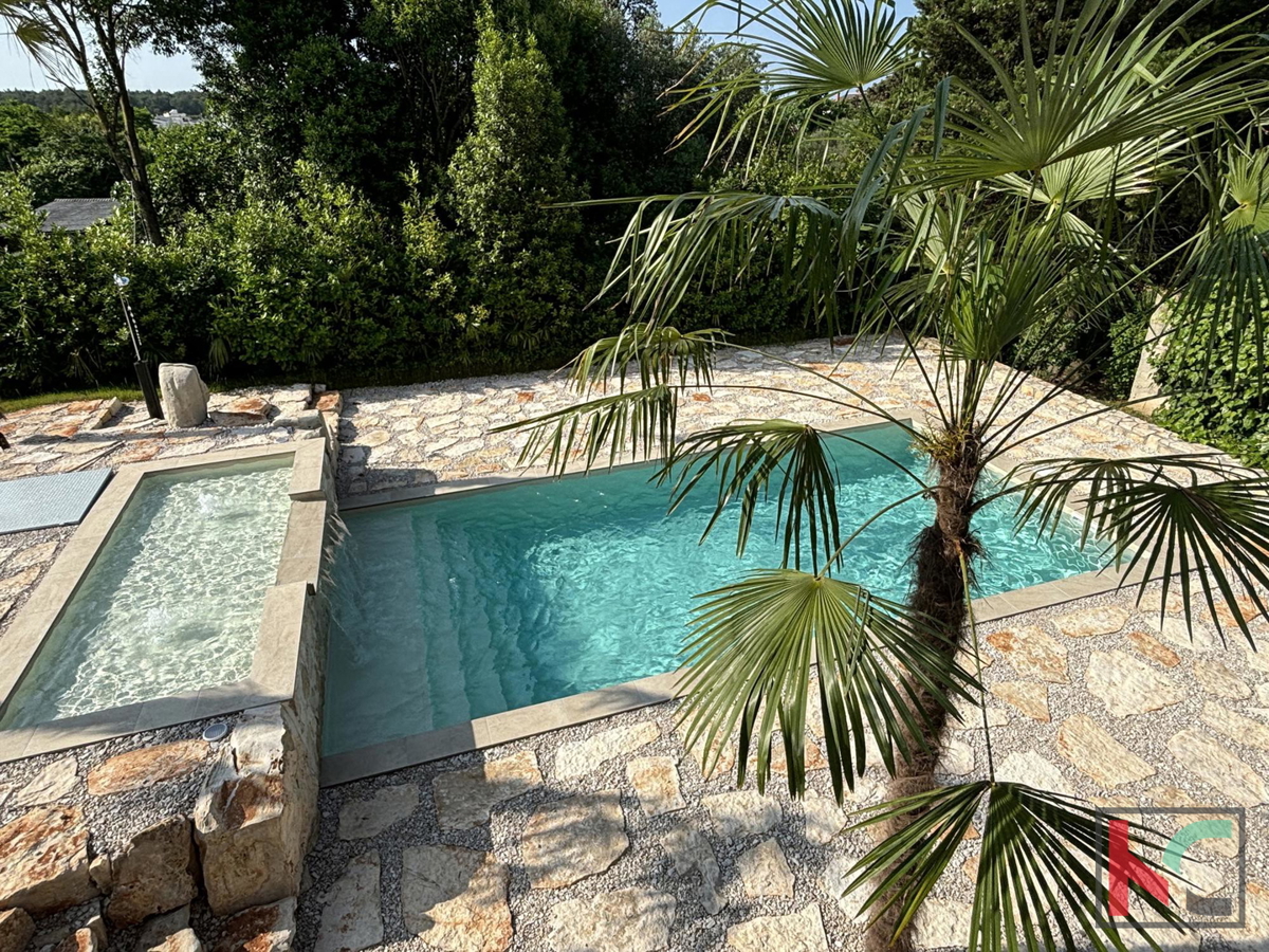 ISTRA – UMAG, CASA CON 3 APPARTAMENTI E PISCINA, A 300 M DALLA SPIAGGIA #VENDITA
