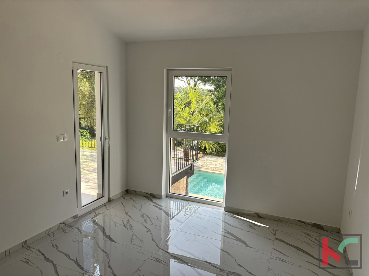 ISTRA – UMAG, CASA CON 3 APPARTAMENTI E PISCINA, A 300 M DALLA SPIAGGIA #VENDITA