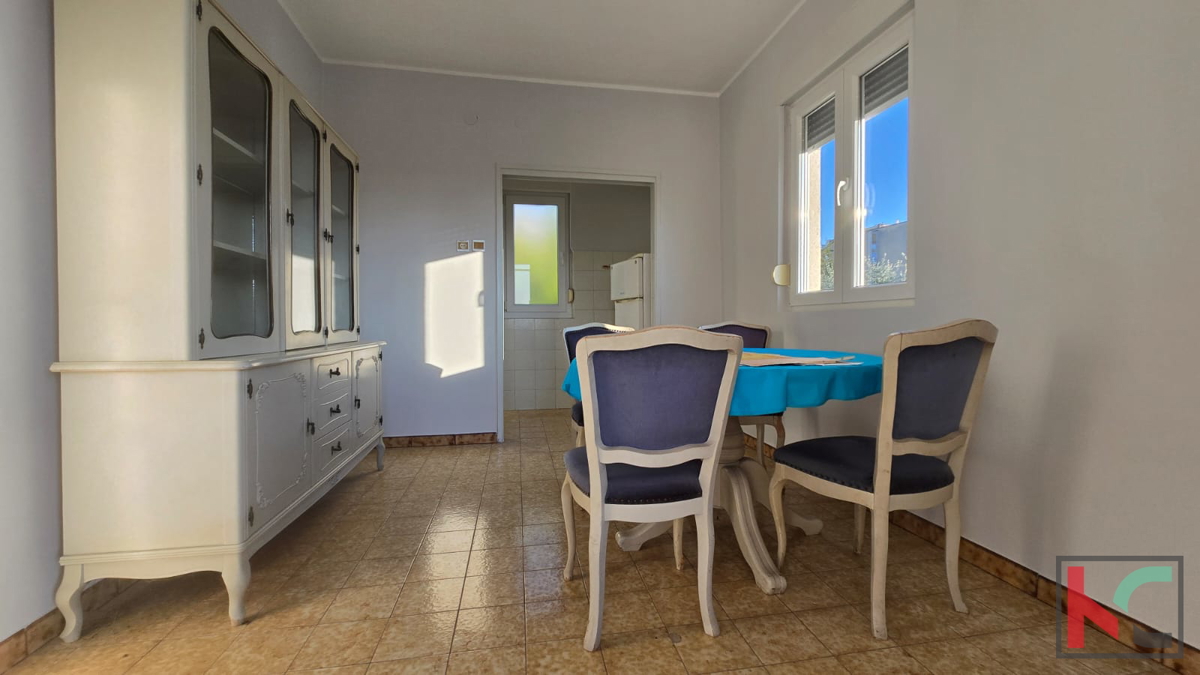 Pula, Vidikovac, spazioso appartamento 110m2 con 3 terrazze e giardino 196m2