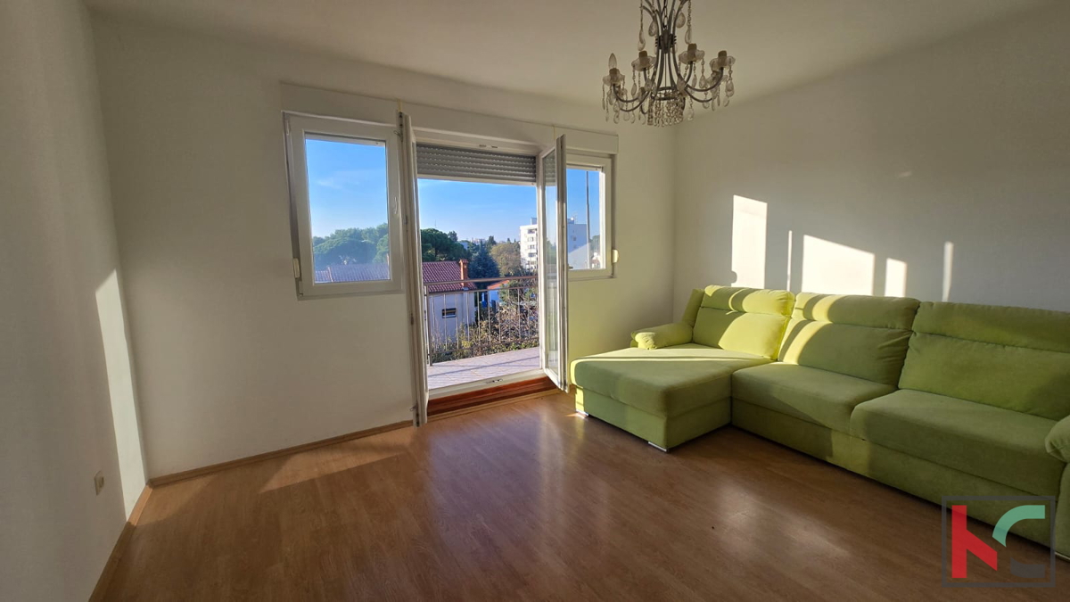 Pula, Vidikovac, spazioso appartamento 110m2 con 3 terrazze e giardino 196m2