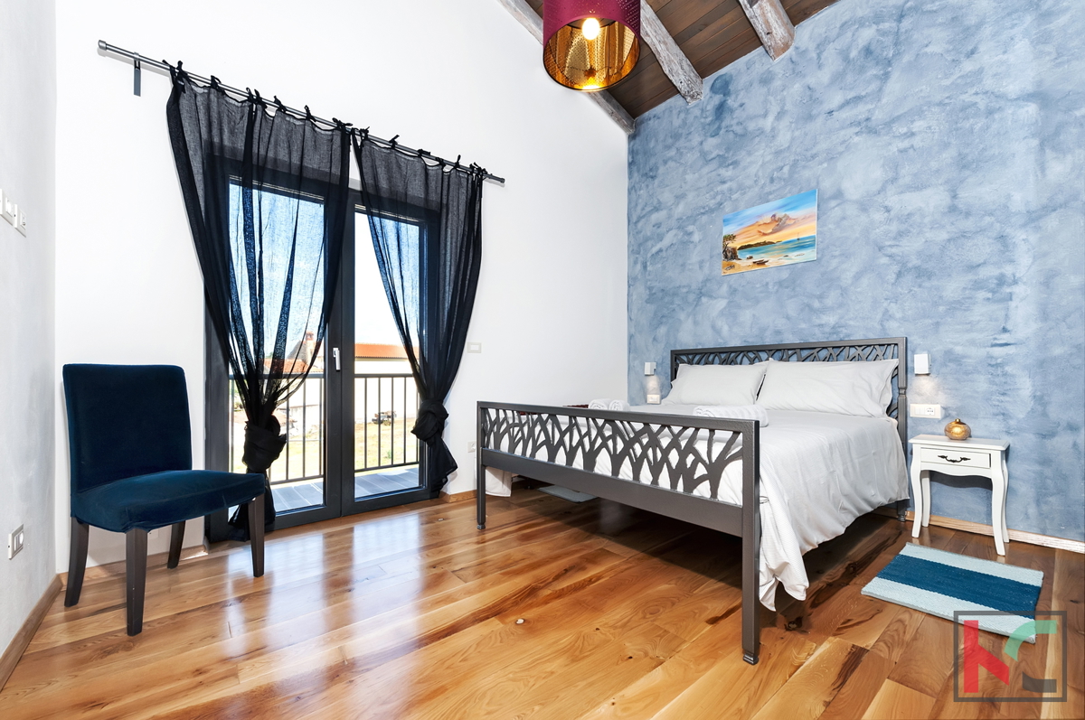 Istria, Kanfanar, autentica villa di 200 m2 con piscina e vista mare