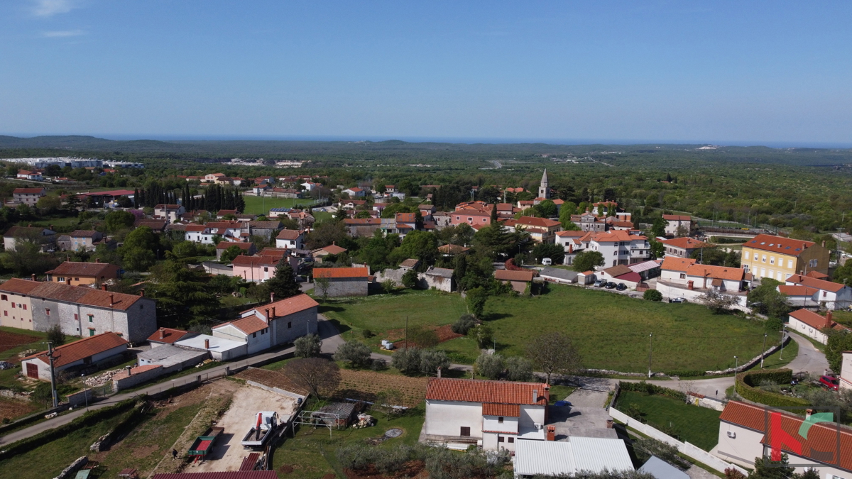 Istria, Kanfanar, autentica villa di 200 m2 con piscina e vista mare