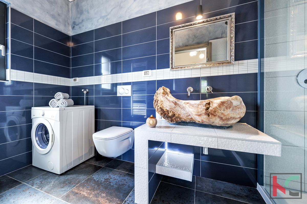 Istria, Kanfanar, autentica villa di 200 m2 con piscina e vista mare