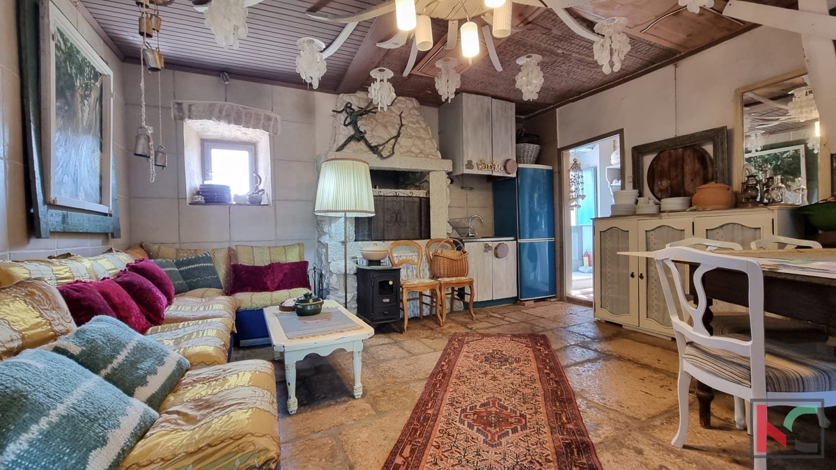 Krnica, Marcana, casa rustica in pietra ristrutturata 136m2