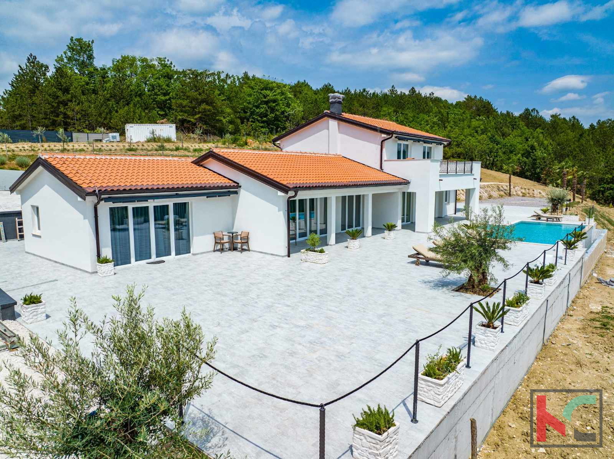 Istria, Villa su un giardino di 20.000 m2 vicino al pittoresco villaggio di Draguć