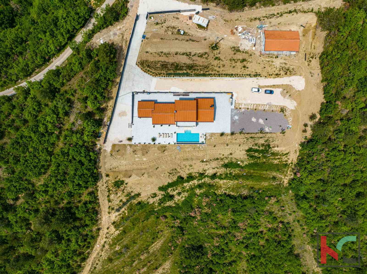 Istria, Villa su un giardino di 20.000 m2 vicino al pittoresco villaggio di Draguć