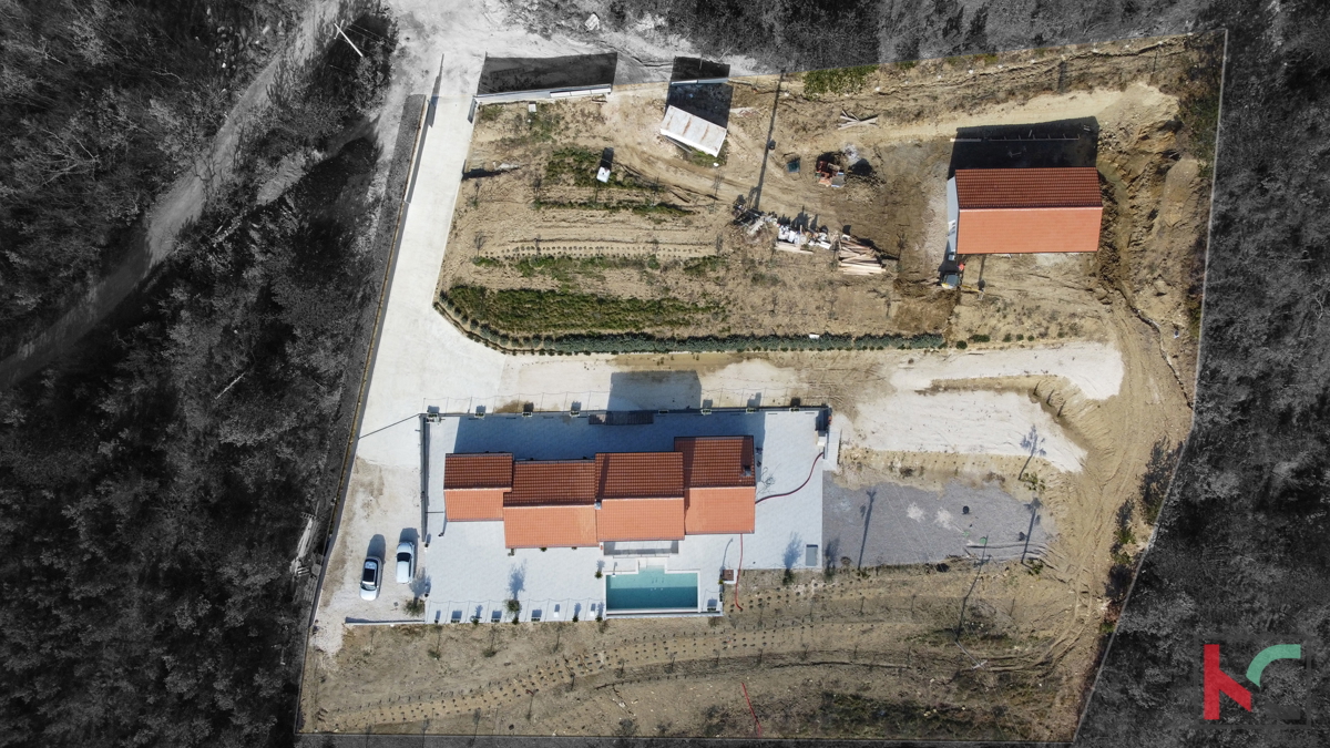 Istria, Villa su un giardino di 20.000 m2 vicino al pittoresco villaggio di Draguć