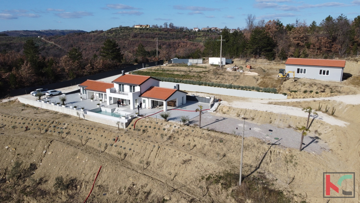 Istria, Villa su un giardino di 20.000 m2 vicino al pittoresco villaggio di Draguć