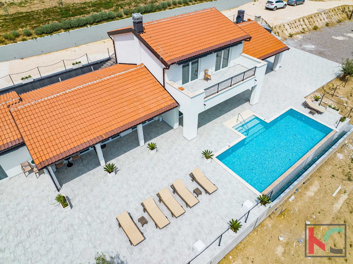 Istria, Villa su un giardino di 20.000 m2 vicino al pittoresco villaggio di Draguć