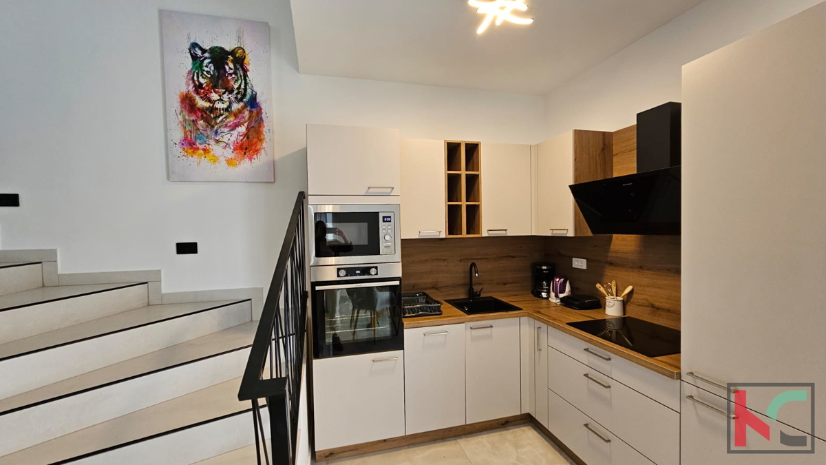 Istria, Pola, Valdebek, nuova casa bifamiliare vicino al centro città, #vendita