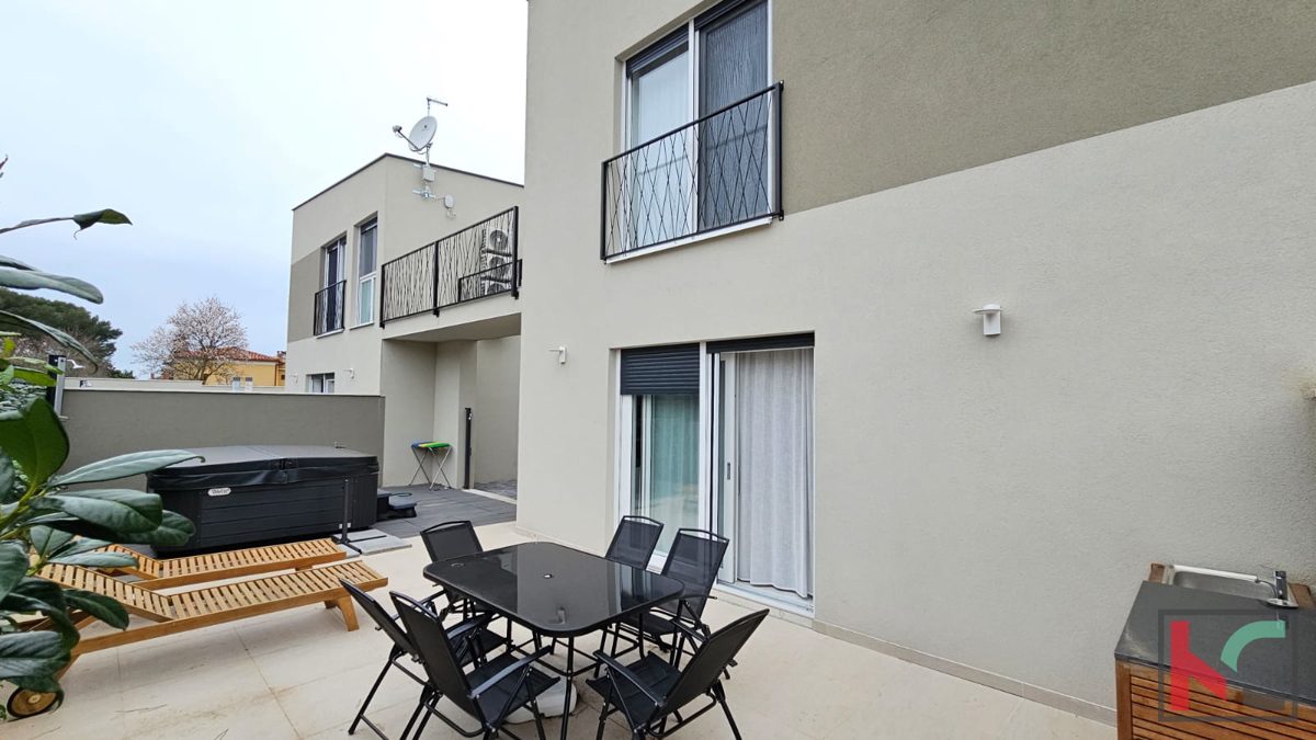 Istria, Pola, Valdebek, nuova casa bifamiliare vicino al centro città, #vendita