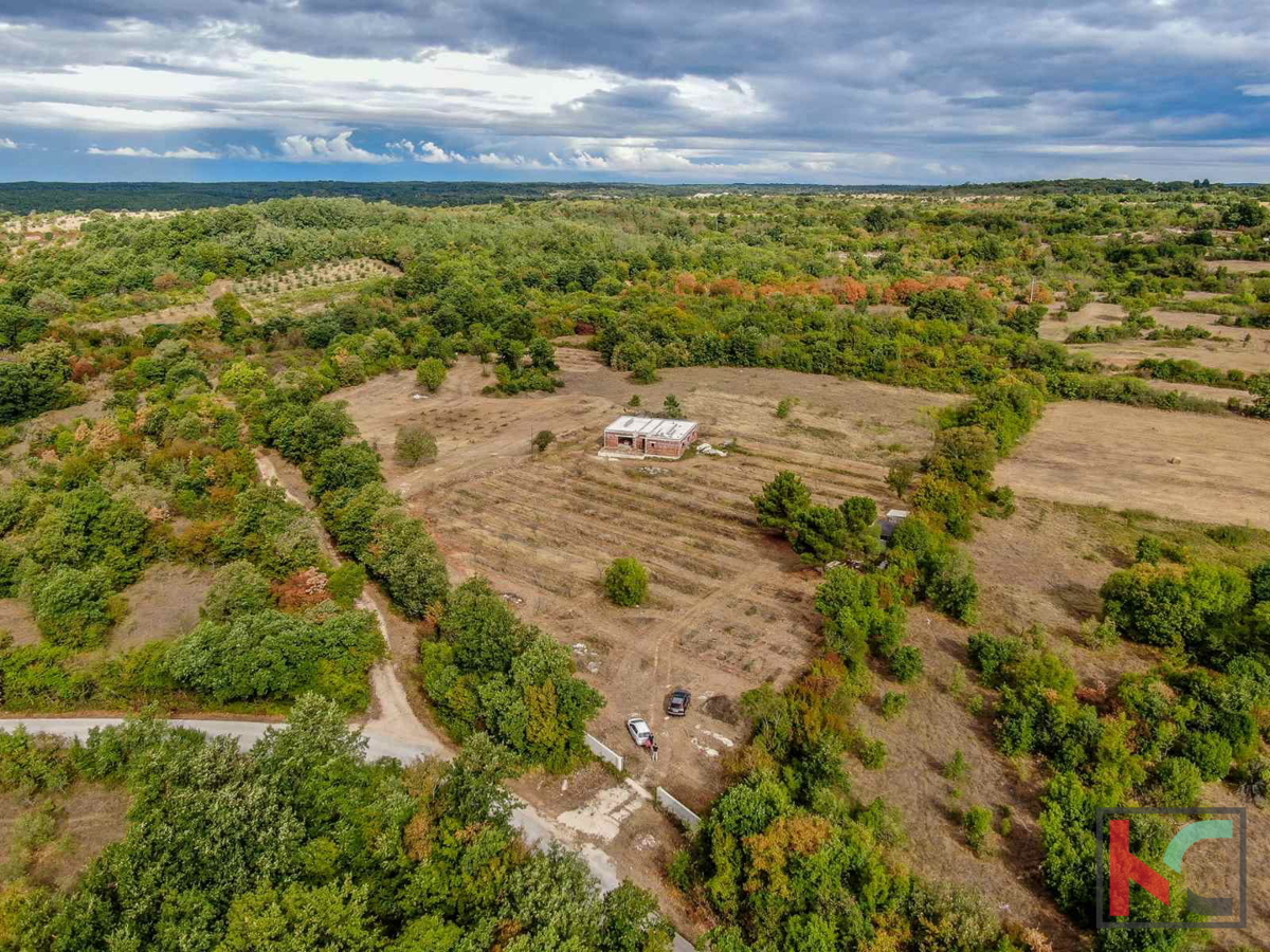 Istria, Barbana, proprietà con casa Rohbau e permesso di costruire su un terreno di 14050m2 #vendita