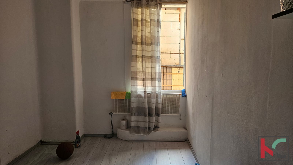 Pola, Centro, appartamento nel centro della città con potenziale, 4 camere da letto, 1 bagno, 125 m2 #vendita