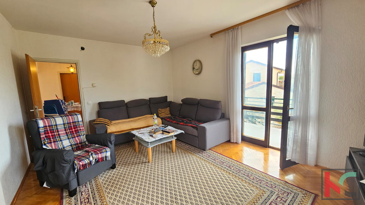 Istria, Parenzo, casa indipendente con tre appartamenti e garage, giardino paesaggistico, vicino alla spiaggia, #vendita