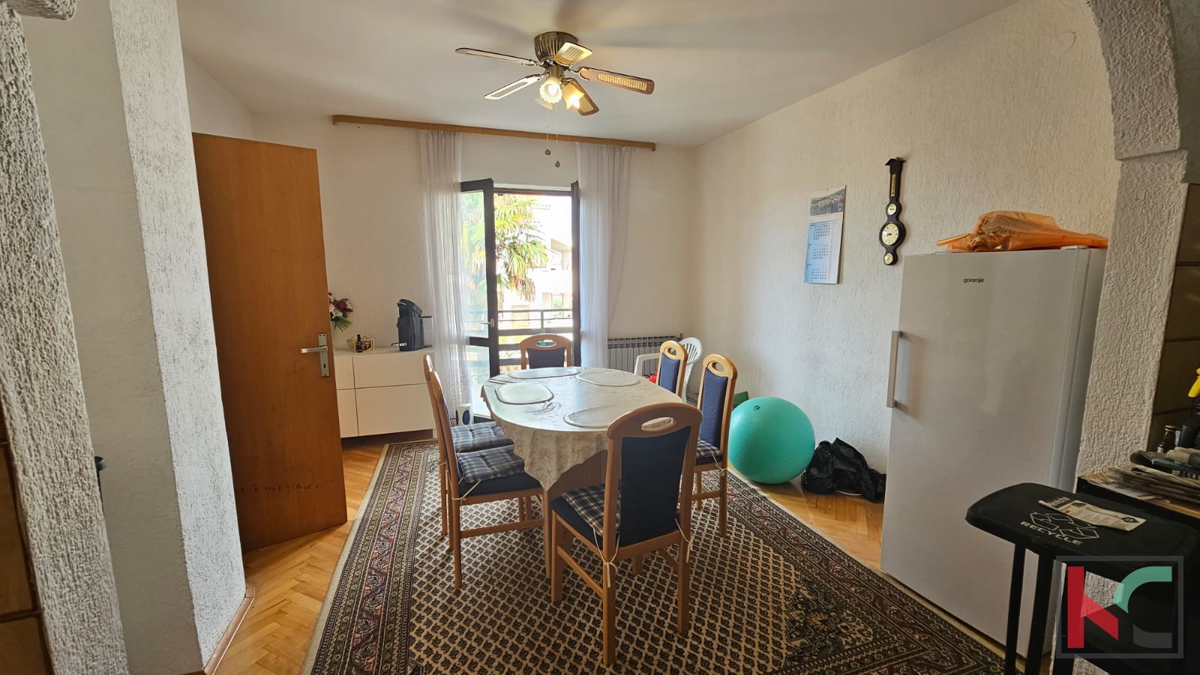 Istria, Parenzo, casa indipendente con tre appartamenti e garage, giardino paesaggistico, vicino alla spiaggia, #vendita