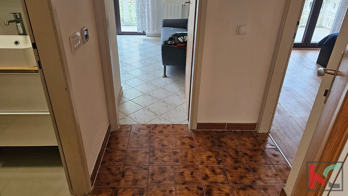 Istria, Parenzo, casa indipendente con tre appartamenti e garage, giardino paesaggistico, vicino alla spiaggia, #vendita